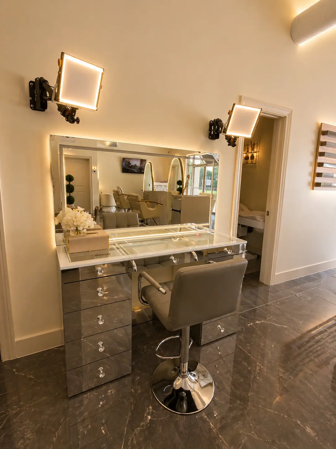 Salon Detail